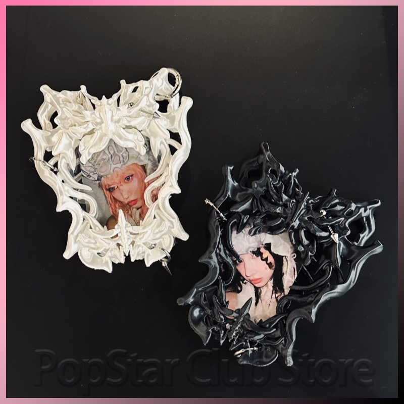 3D Printing Liquid - フォトカードホルダーパンク液体骨蝶立体ニッチトレンディデザイン 3d プリントバッグチャームアクセサリーカードディスプレイ用 acg